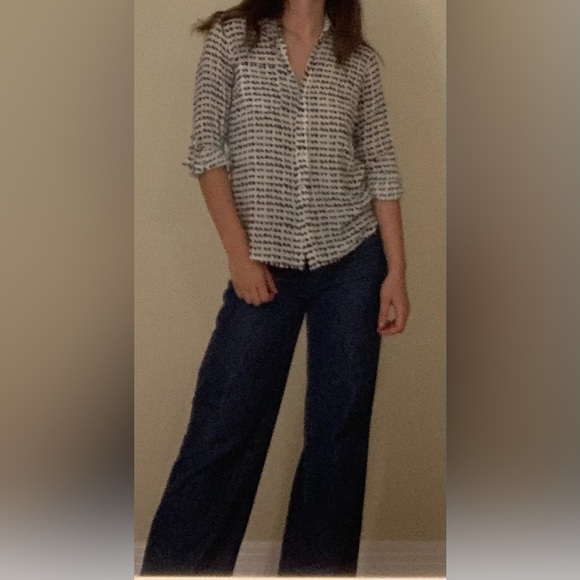 Dalia Collection Heart Print Blouse - Picture 4 of 4